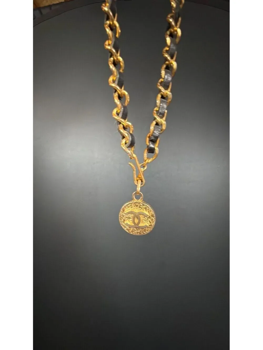 Chanel Leather & Chain 1982 Belt 32” inches